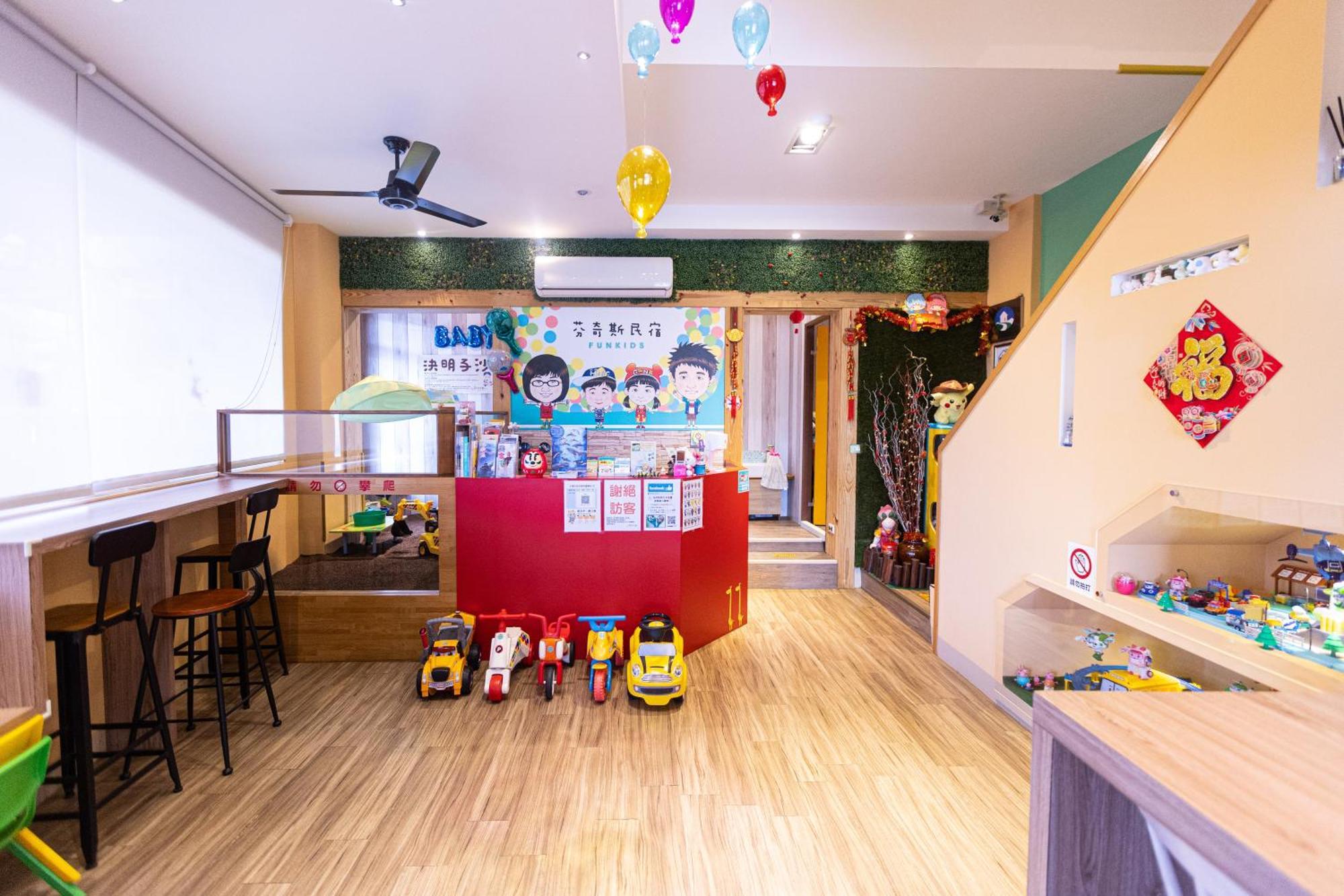 Fun Kids B&B Hualien City Exterior photo